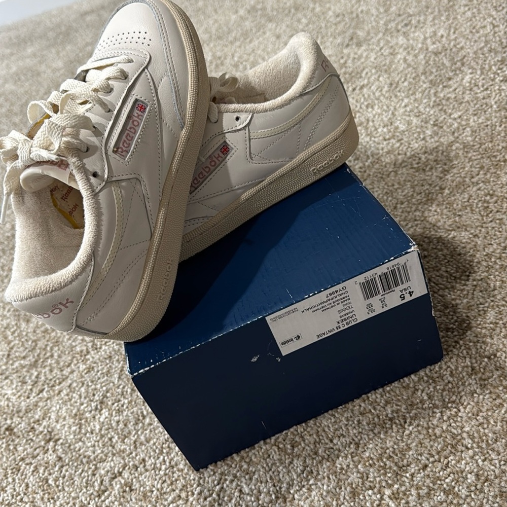 BRAND NEW Reebok Cream Sneakers Size 4 1/2